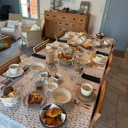 Couette-café Les Chenes Verts 3*