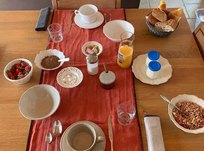 Les Chenes Verts Bed & Breakfast 3*