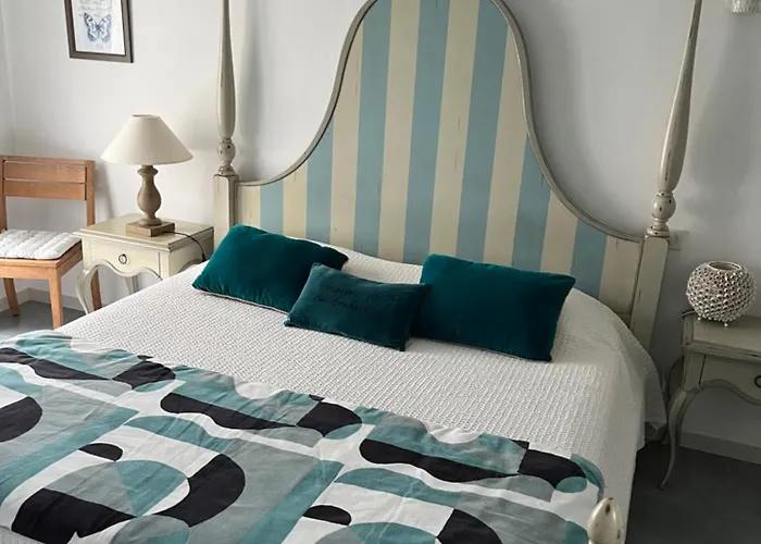 Les Chenes Verts Bed & Breakfast 3*